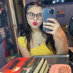 Meet your Posher, Alexis